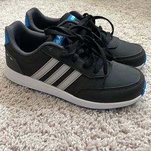 BRAND NEW KIDS ADIDAS BLACK SHOES SIZE 2 (US)